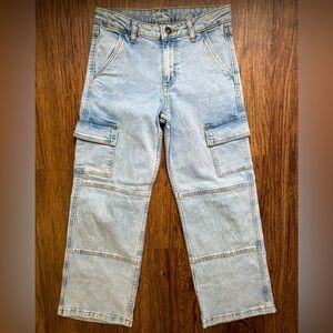 Girls’ Art Class Mid-Rise Wide Leg Cargo Pants Light Wash Size 10